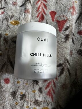 OUAI Chill Pills Bath Bombs - White Container